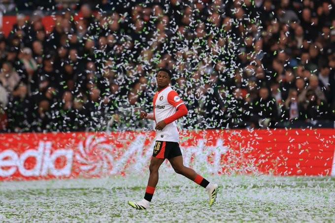 开云下载网址-法尔克：里德是拜仁今夏右后卫引援首选，球员也能打左后卫