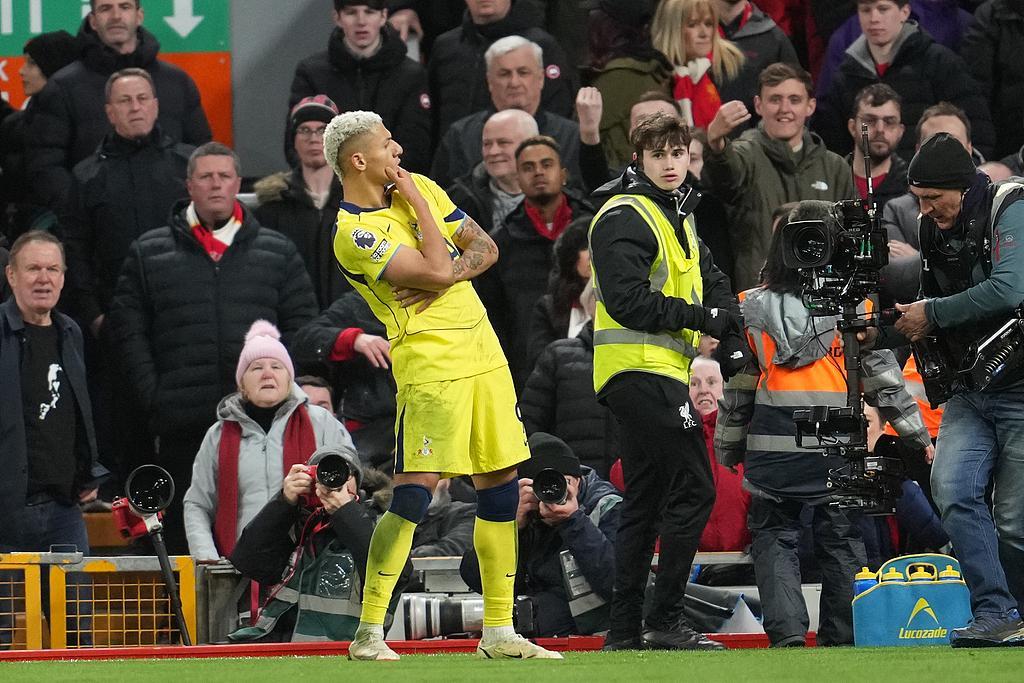 开云体育-体坛联播｜利物浦遭热刺绝平，米兰输球错失争冠良机